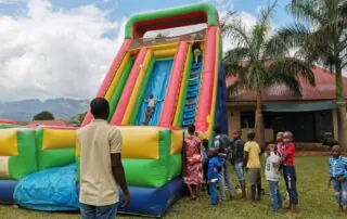 Kinderfest Morogoro mit Schminken